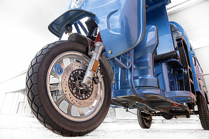 картинка Грузовой электротрицикл Rutrike Гермес Pro 1500 72V1500W от магазина Eltreco